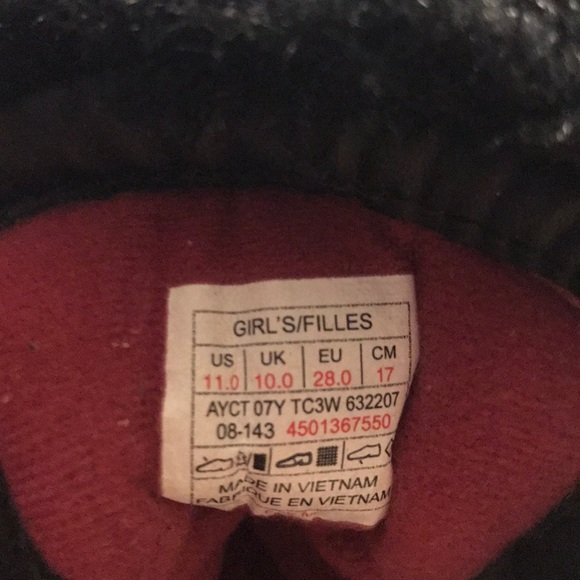 Girls: North Face Boots - Picture 4 of 6